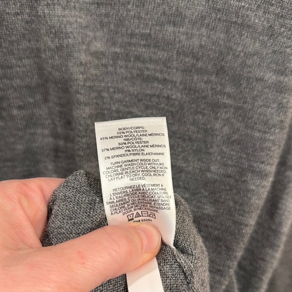 Express Men's Merino Wool Blend V-Neck Long Sleeve Sweater Gray Size M - Picture 5 of 5